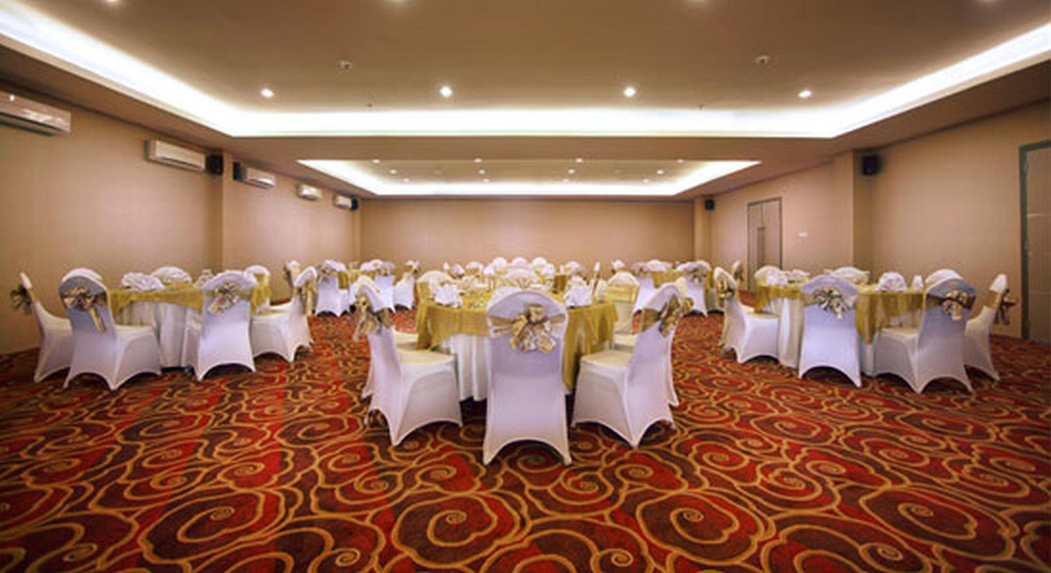 Hotel Neo Candi Simpang Lima - Semarang By Aston Ngoại thất bức ảnh