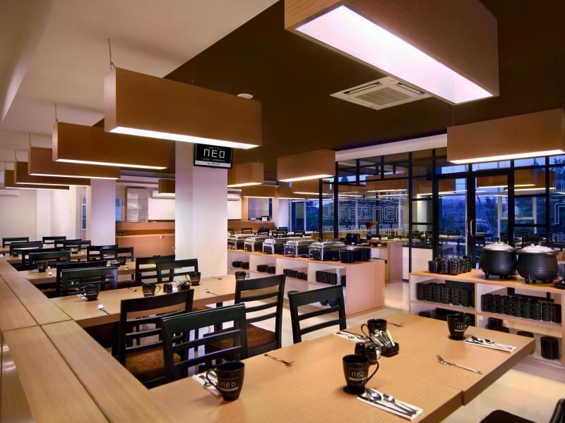 Hotel Neo Candi Simpang Lima - Semarang By Aston Ngoại thất bức ảnh