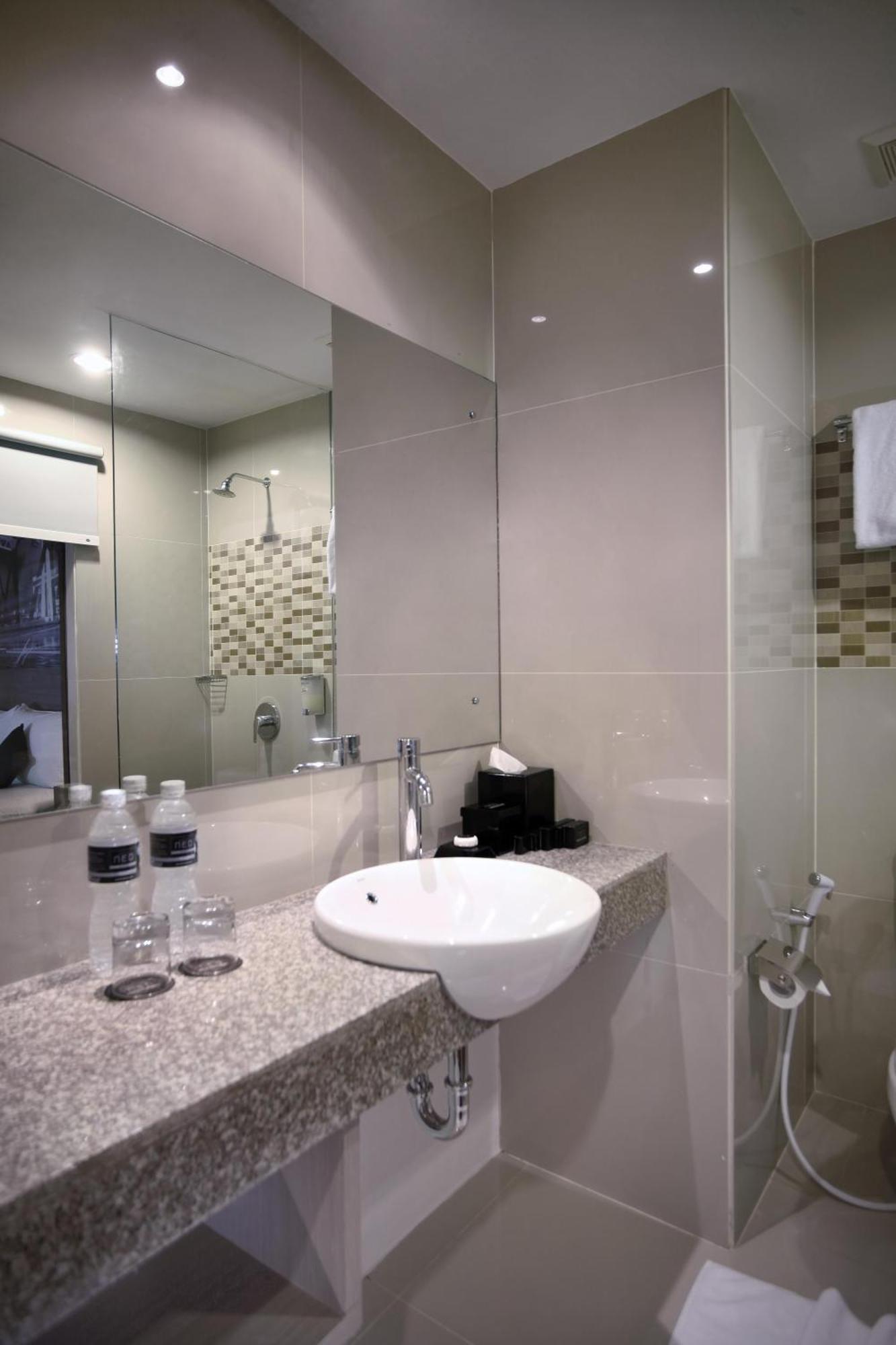 Hotel Neo Candi Simpang Lima - Semarang By Aston Ngoại thất bức ảnh