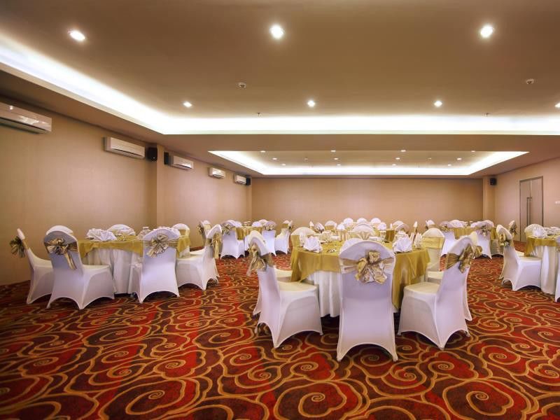 Hotel Neo Candi Simpang Lima - Semarang By Aston Ngoại thất bức ảnh