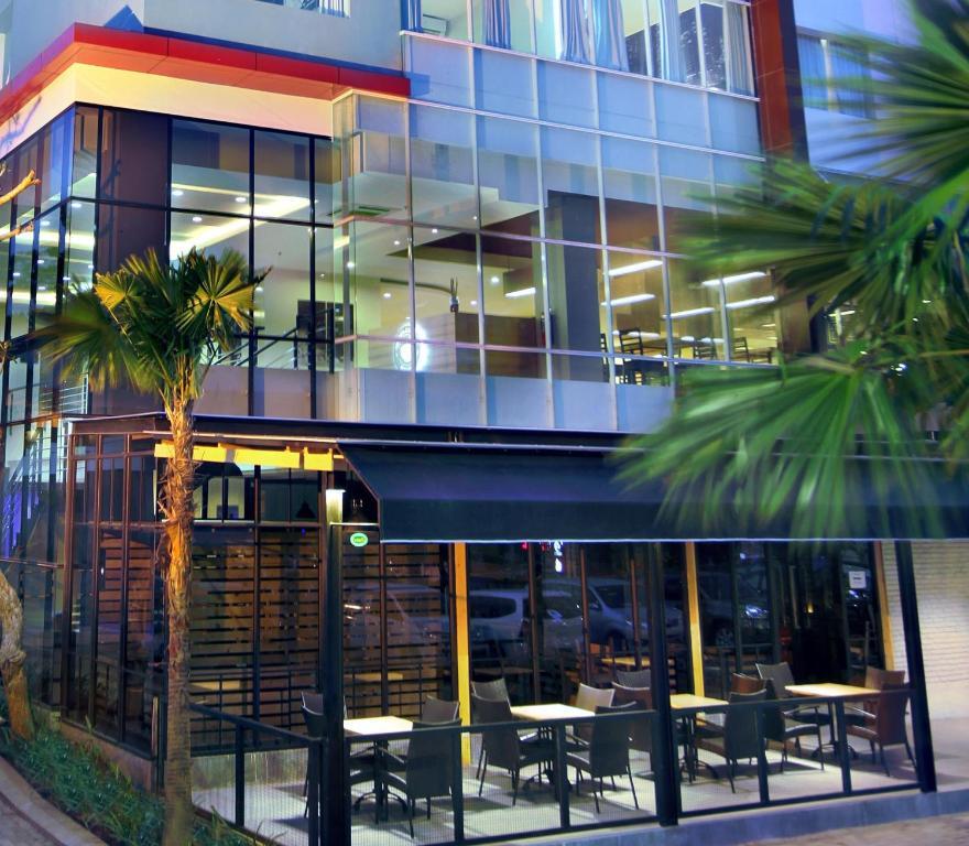 Hotel Neo Candi Simpang Lima - Semarang By Aston Ngoại thất bức ảnh
