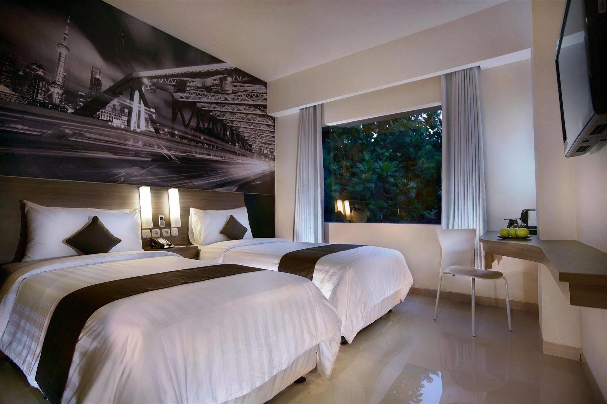 Hotel Neo Candi Simpang Lima - Semarang By Aston Ngoại thất bức ảnh