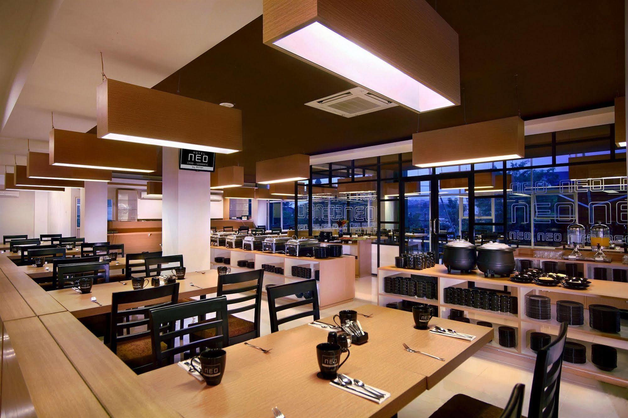 Hotel Neo Candi Simpang Lima - Semarang By Aston Ngoại thất bức ảnh