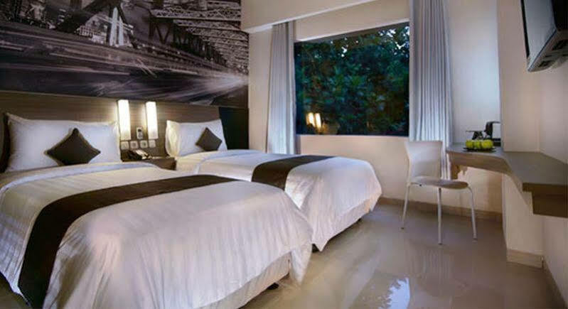 Hotel Neo Candi Simpang Lima - Semarang By Aston Ngoại thất bức ảnh